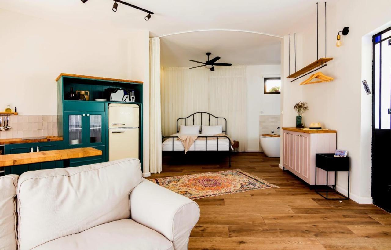 Jabotinsky 37 Bed & Breakfast Zikhron Ya'akov Eksteriør bilde